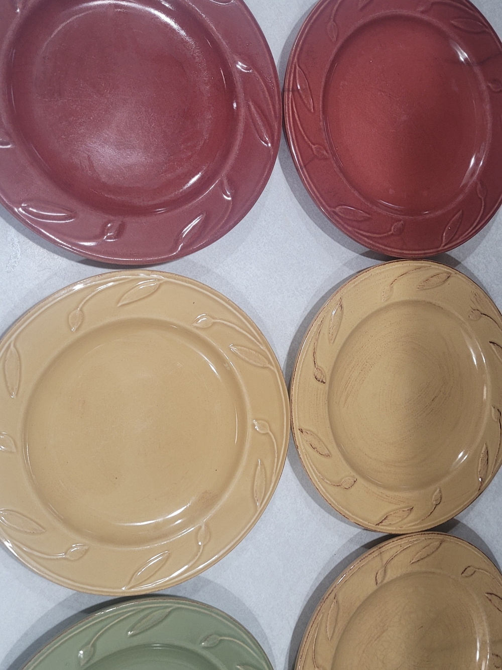 Signature Multi-Color Leaf Embossed Dinner Plate Set - Red, Mustard, Olive.